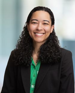 Headshot of Laura Bragg